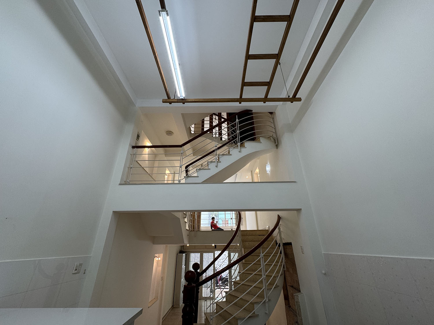 Nhà phố 3 lầu (DTKV: 4m x 15,5m=62m2) hẻm nhựa 8m khu kinh doanh sầm uất và người nước ở Lê Văn Sỹ